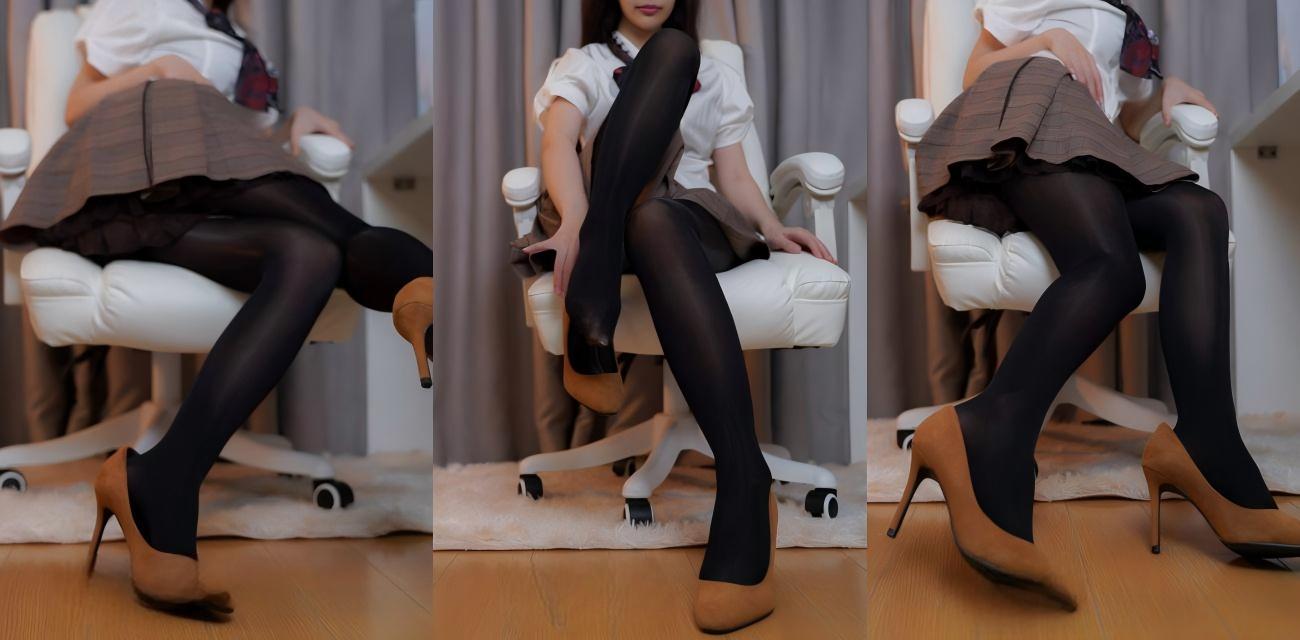 推特足控女神【铃木美咲】福利新作，性感厚黑紧裹美腿，淫语乳交露穴挑逗香艳胴体令人