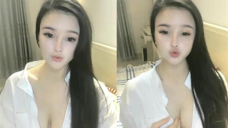高颜值白皙妹子【童颜巨乳】大黑牛自慰，白色衬衣近距离特写大黑牛震动肥逼，呻吟娇喘