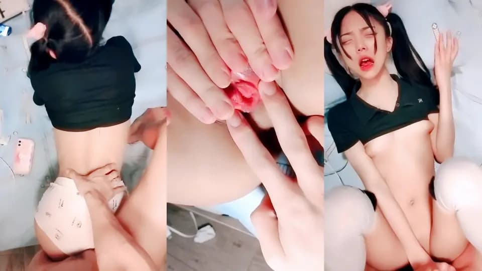 邻家有女初长成，全程露脸双马尾白丝诱惑，无毛白虎性感小嫩逼，又紧又粉让大哥一下插