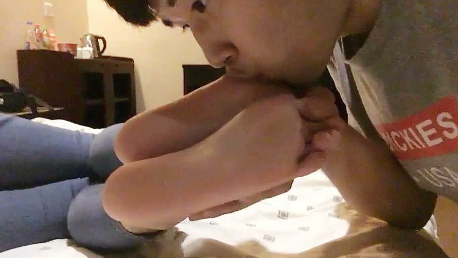 【姐夫迷奸小姨子】超有气质的小姨子被姐夫灌醉强奸，迷迷糊糊之间还呢喃着，不要，不