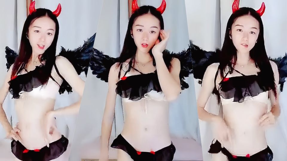 【舞姬妖妖】情趣装性感火辣脱衣艳舞，镜头前的黑天使，揉奶摸逼各种诱惑