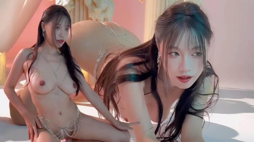 OnlyFans台湾人气巨乳御姐【苏畅】银色身体链的湿滑诱惑短片花絮