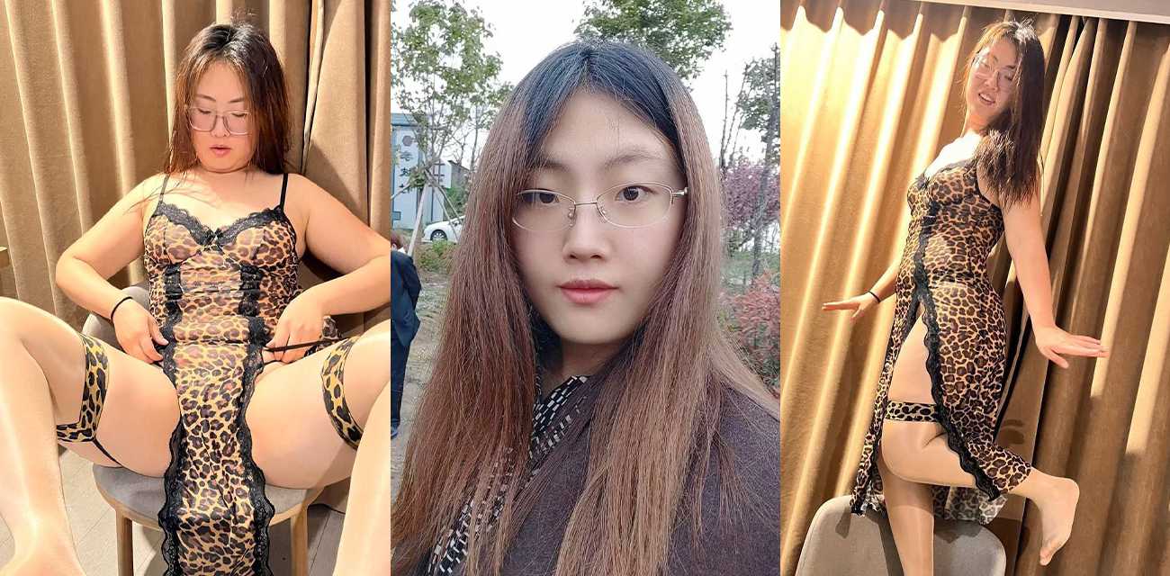 山东威海已婚少妇【刘莹】被调教成母狗，豹纹黑丝塞口球戴狗链，骚逼狂扣到喷水3P轮操