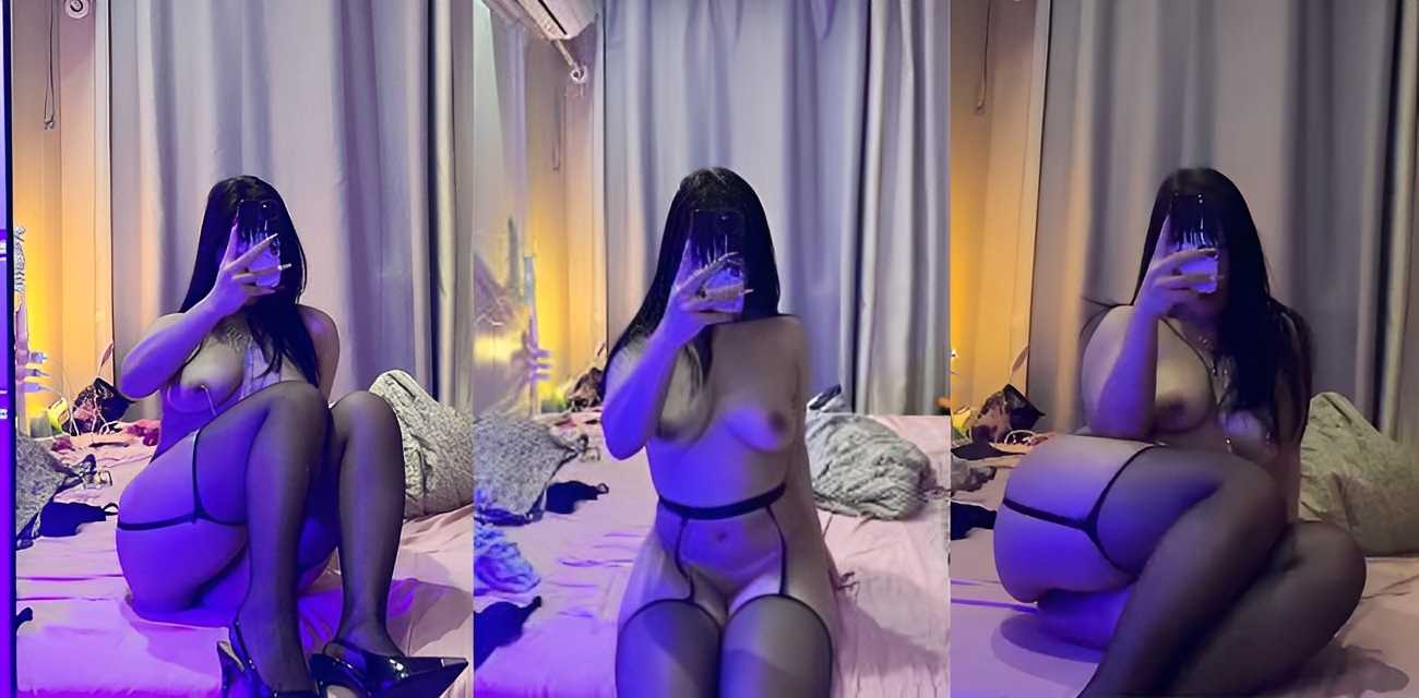 抖音网红【二媚女ling】自慰视频图包大放送，情趣丝袜骚浪求金主包养，愿做专属肉便器